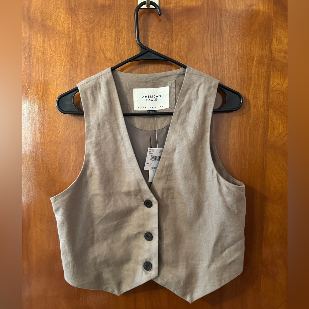 American Eagle Khaki Vest S/P NWT